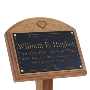 7" x 5" memorial oak ground stake with black plaque, gold text and carved heart