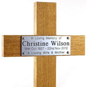 17 inch memorial plaque with silver plaque, oak - close-up