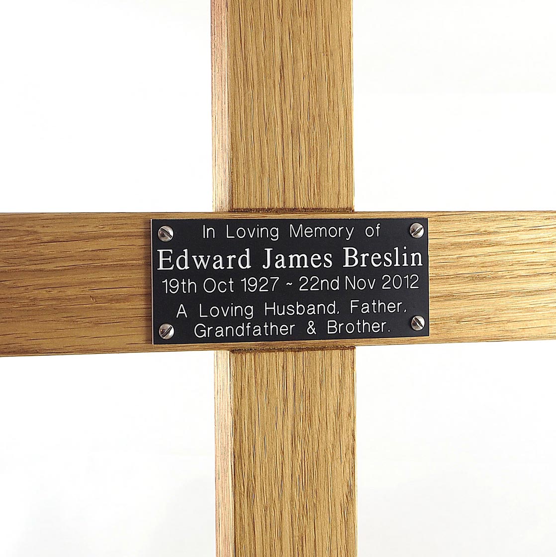 24 inch memorial cross, black plaque with white text - close-up