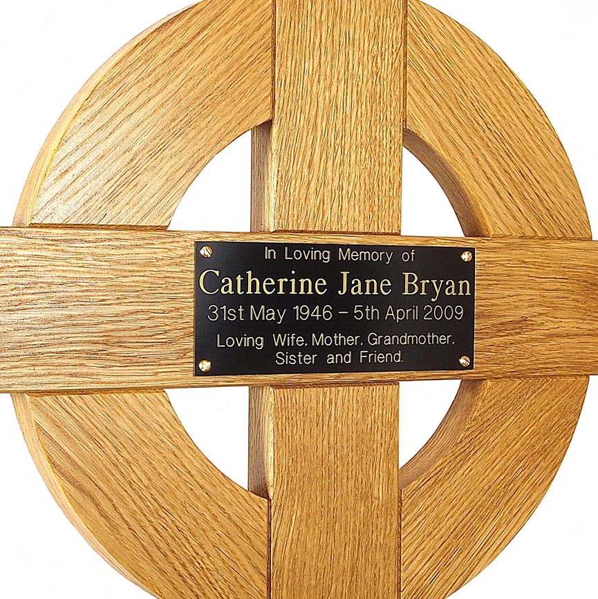 48 inch celtic cross with black plaque with gold text, oak - close-up