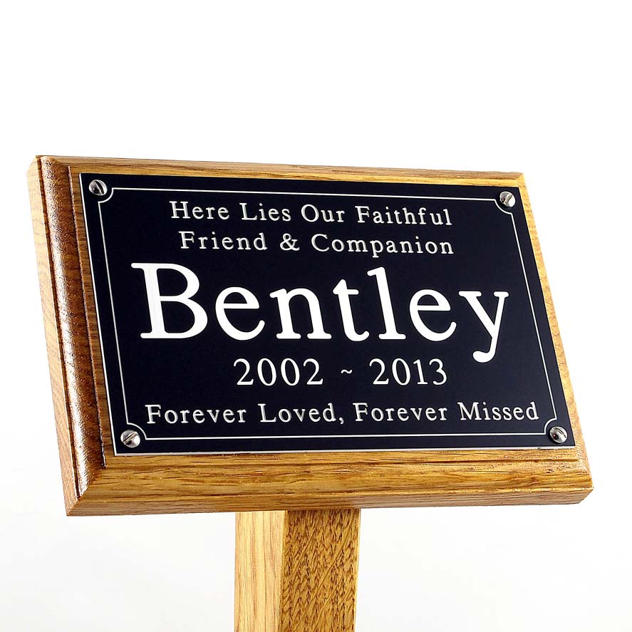 6x4 memorial oak pet ground stake with black plaque and white text