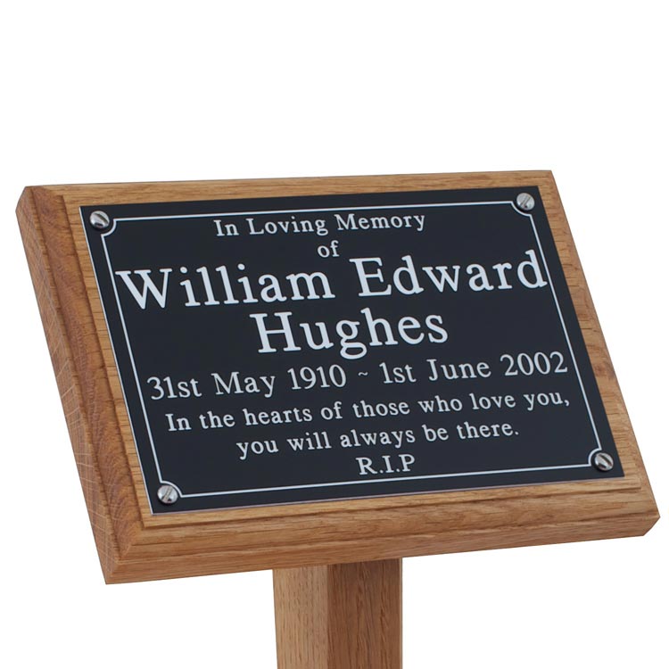 7" x 5" Oak memorial ground stake with black plaque with white text - close-up